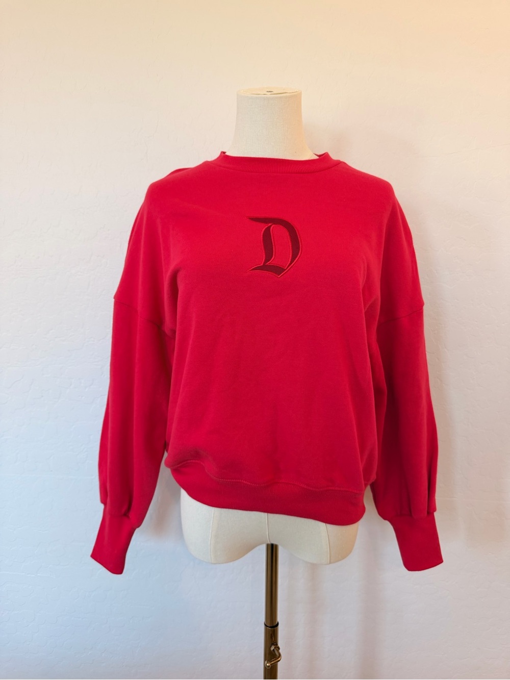 Disneyland Sweatshirt Woman XS Castle Sweater